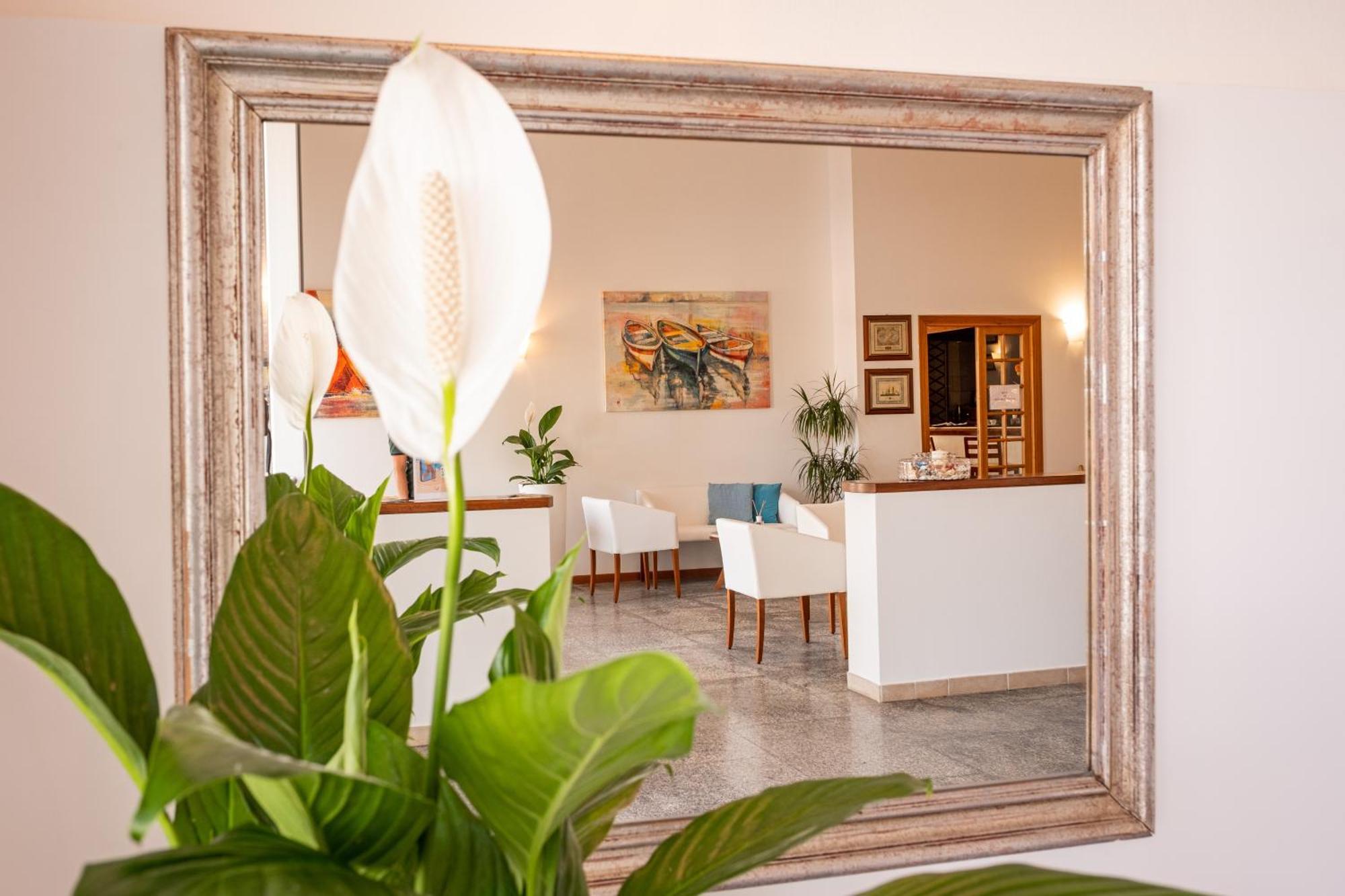 Hotel Il Gabbiano Альгеро Екстер'єр фото