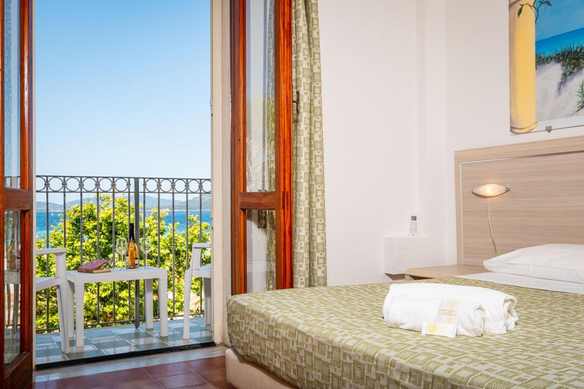 Hotel Il Gabbiano Альгеро Екстер'єр фото